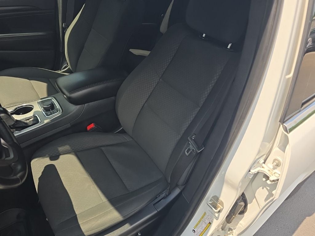 2019 Jeep Grand Cherokee Laredo E