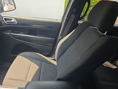 2019 Jeep Grand Cherokee Laredo E