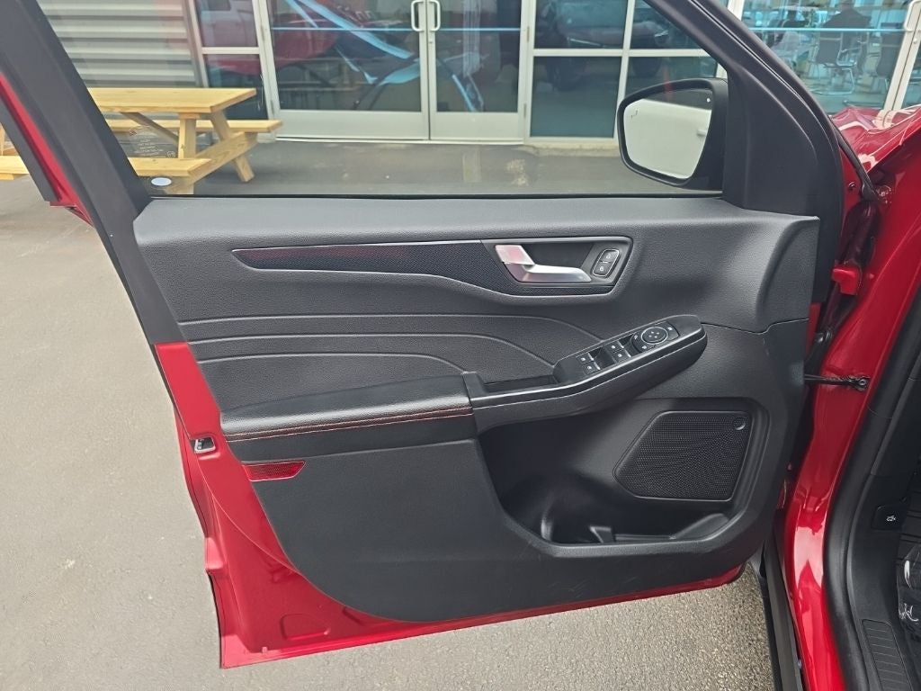 2025 Ford Escape Hybrid ST-Line