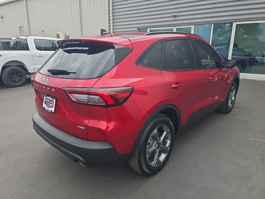 2025 Ford Escape Hybrid ST-Line