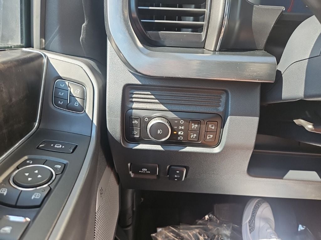 2026 Ford F-450SD Lariat DRW