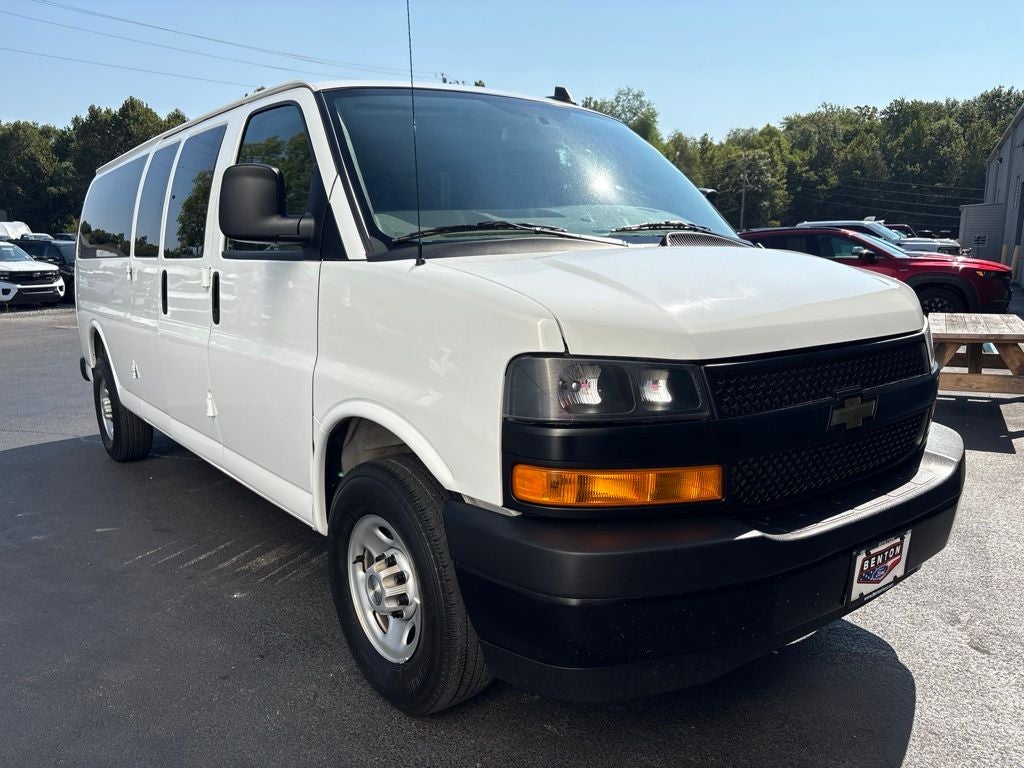 2025 Chevrolet Express 3500 LS Passenger