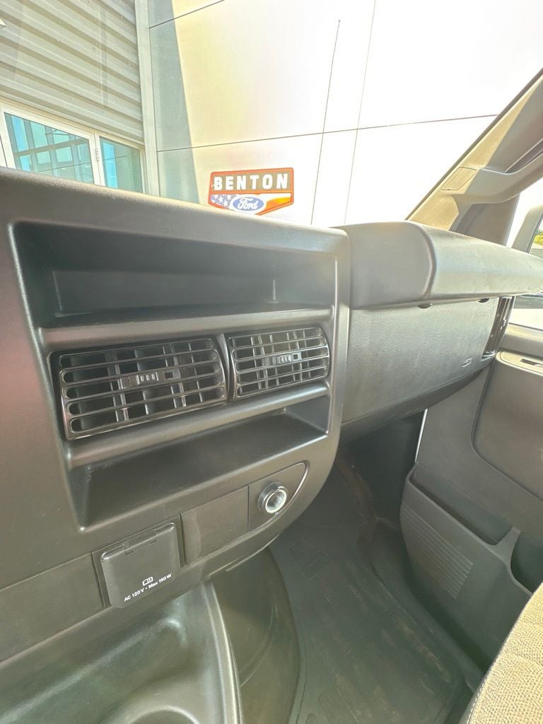 2025 Chevrolet Express 3500 LS Passenger