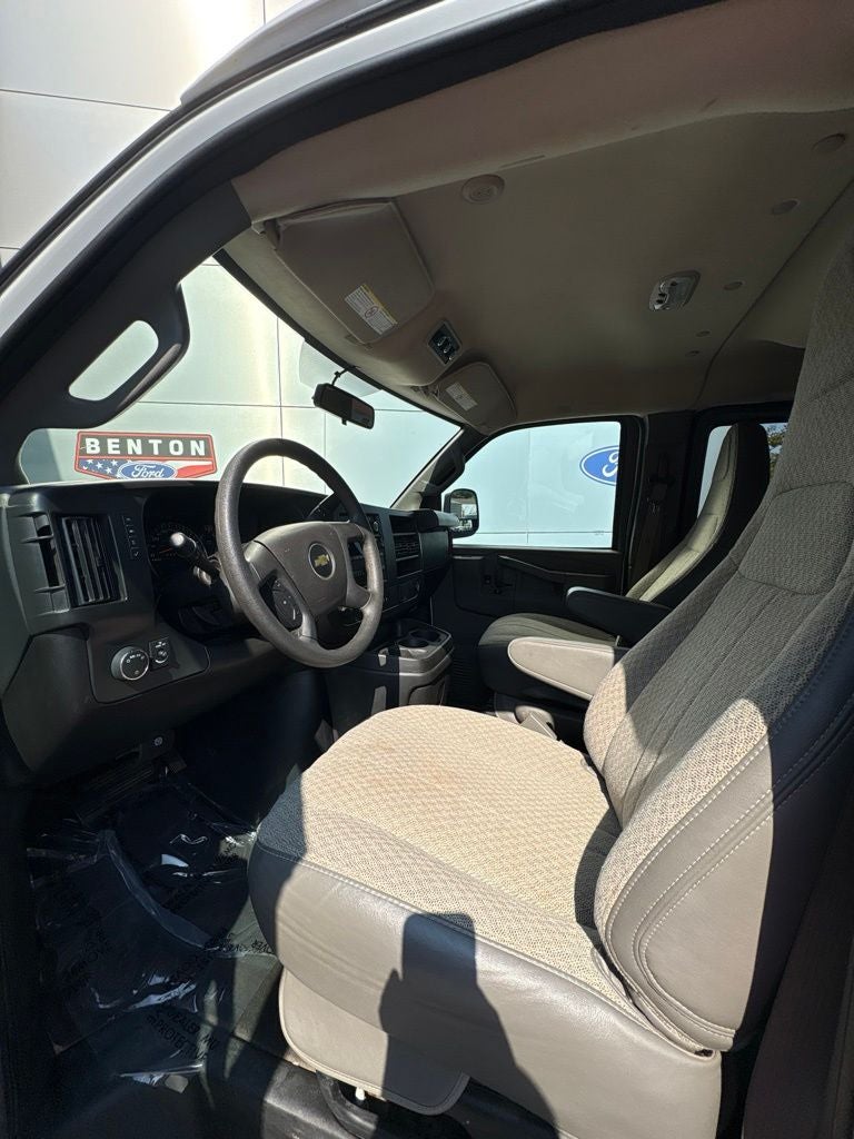 2025 Chevrolet Express 3500 LS Passenger