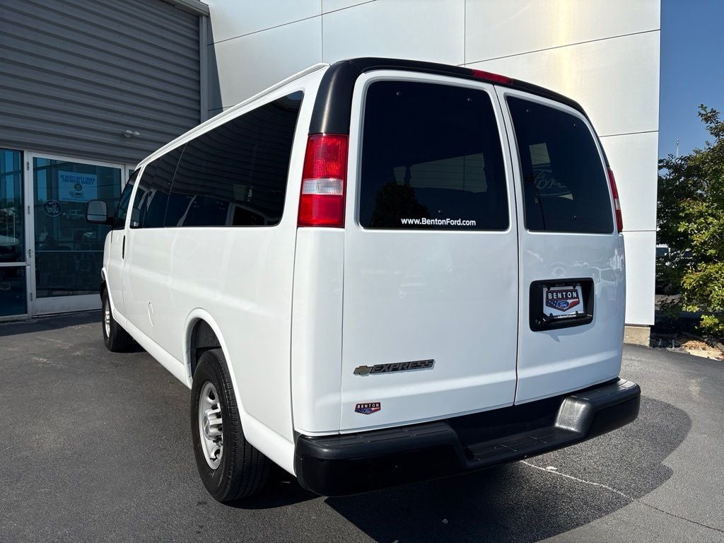 2025 Chevrolet Express 3500 LS Passenger