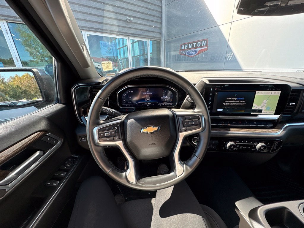 2025 Chevrolet Silverado 1500 LT LT1