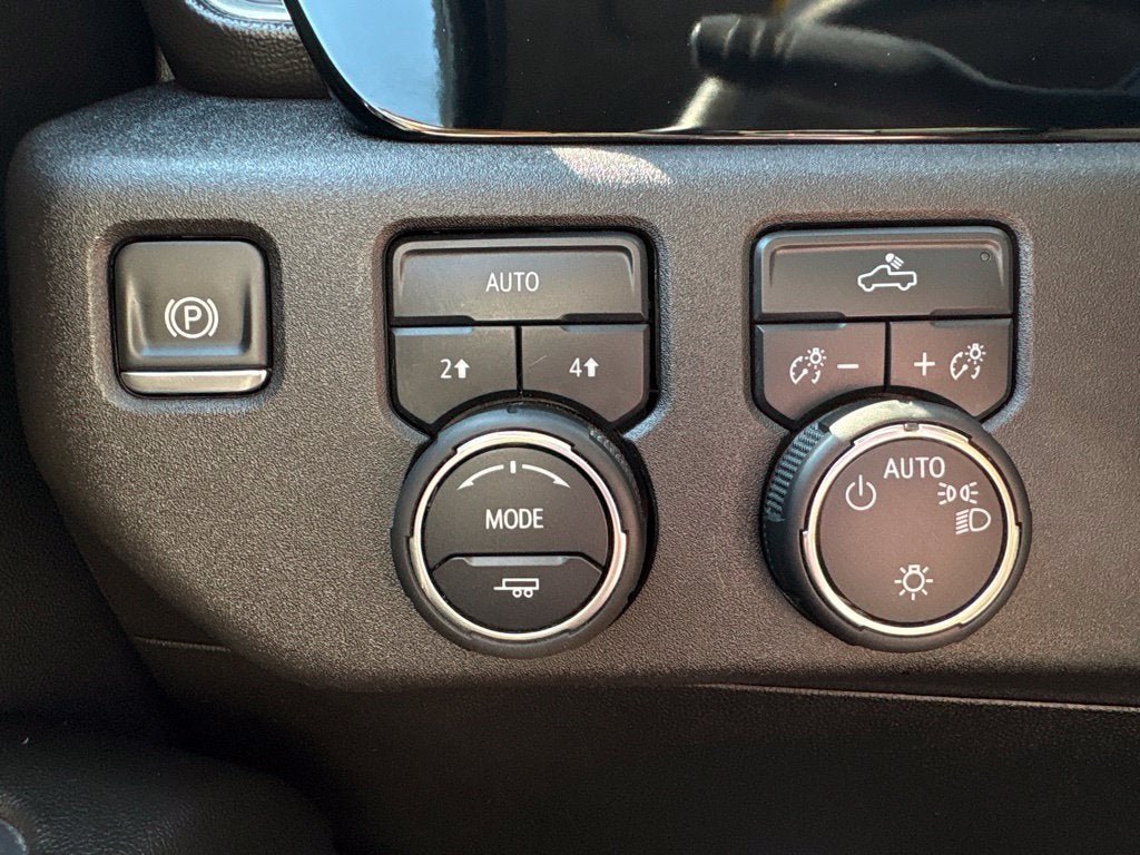2025 Chevrolet Silverado 1500 LT LT1