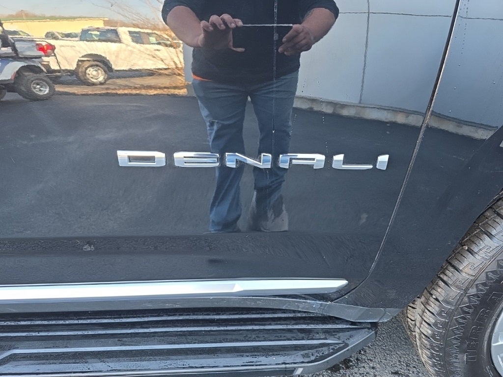 2023 GMC Yukon Denali