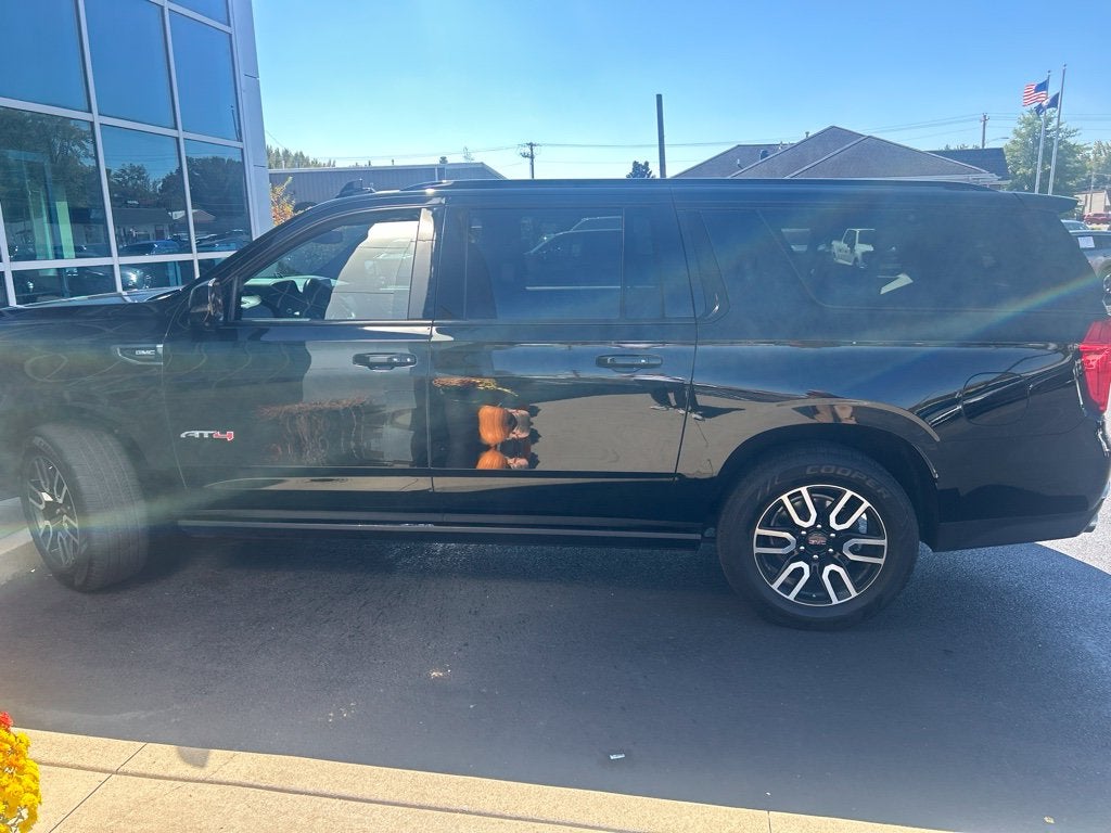 2022 GMC Yukon XL AT4