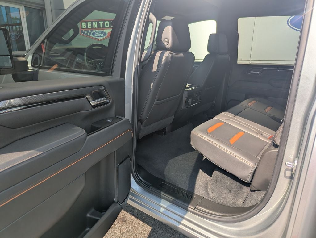 2025 GMC Sierra 2500HD AT4