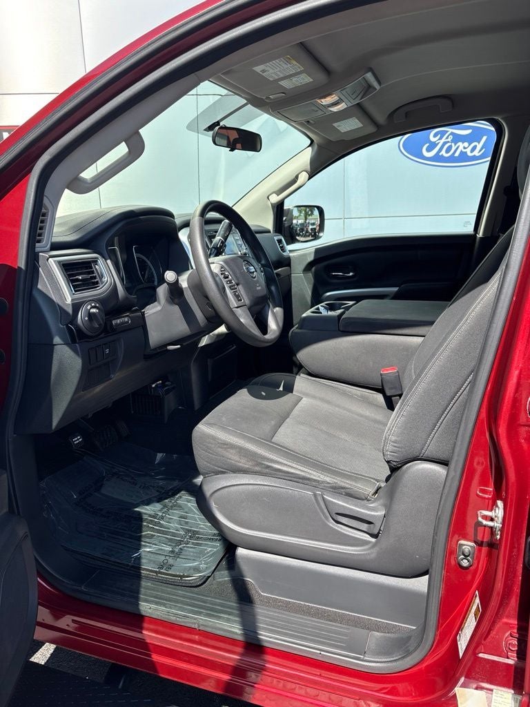 2017 Nissan Titan SV