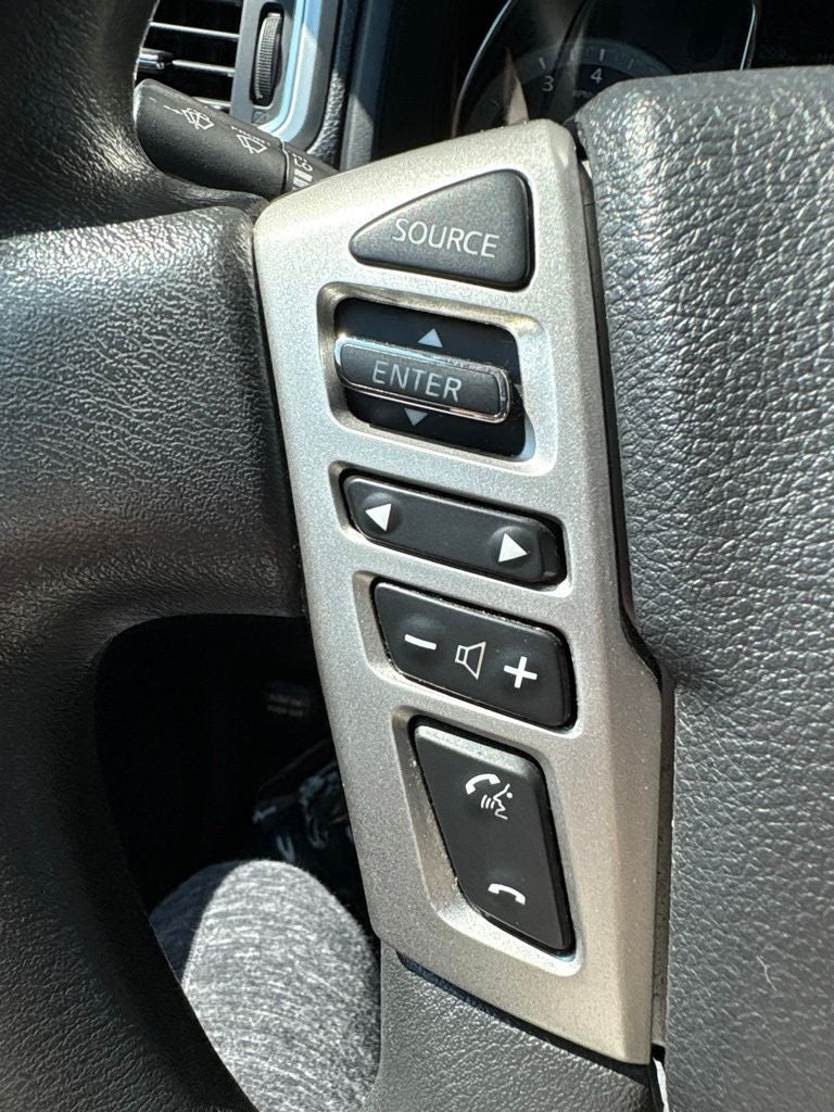 2017 Nissan Titan SV