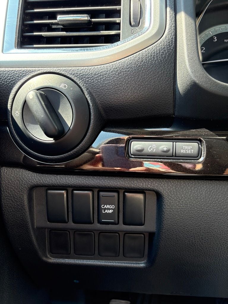 2017 Nissan Titan SV