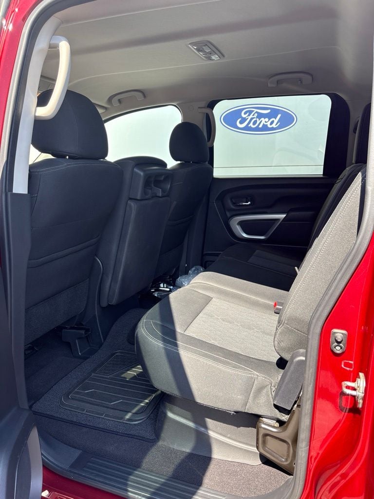 2017 Nissan Titan SV