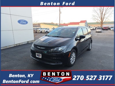 2024 Chrysler Voyager LX