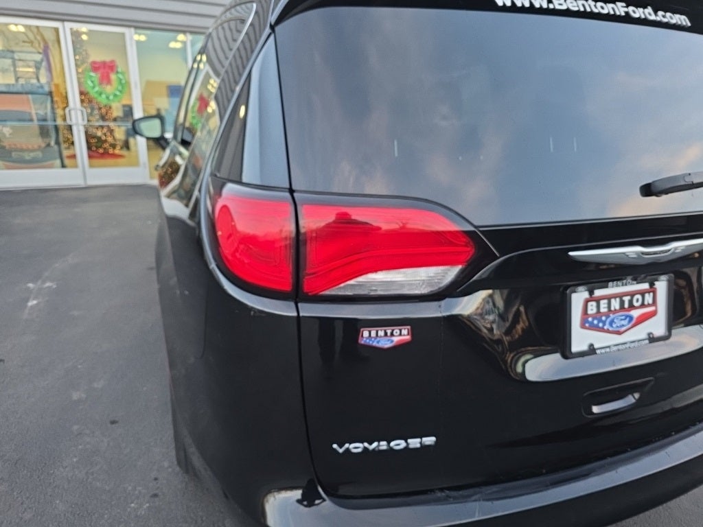 2024 Chrysler Voyager LX