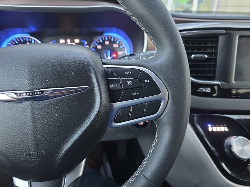 2024 Chrysler Voyager LX