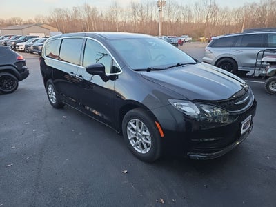 2024 Chrysler Voyager LX