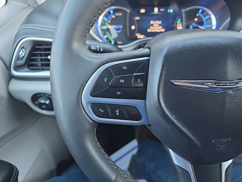 2023 Chrysler Pacifica Hybrid Touring L