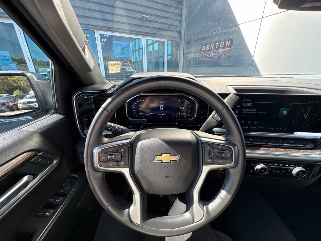 2025 Chevrolet Silverado 1500 LT LT1