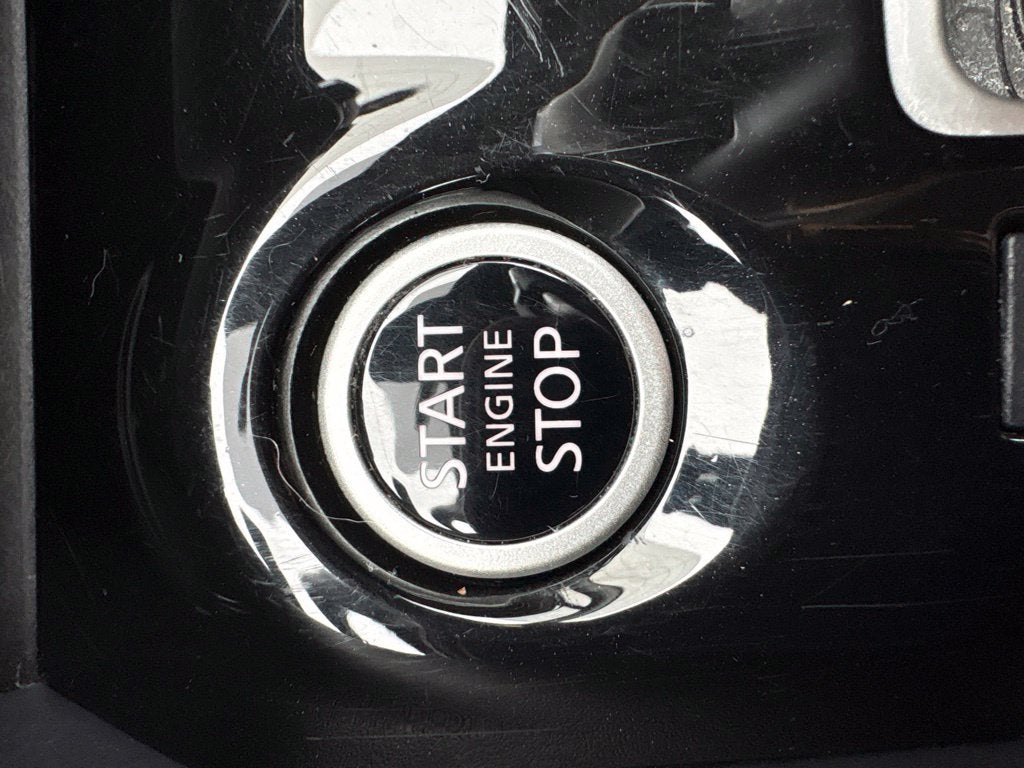 2024 Nissan Versa 1.6 SR