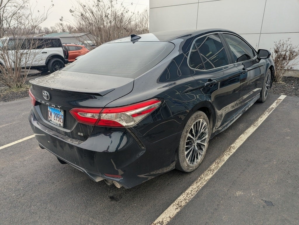 2020 Toyota Camry SE