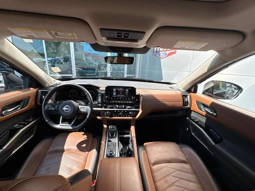 2025 Nissan Pathfinder Platinum