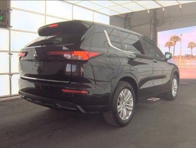 2022 Mitsubishi Outlander ES