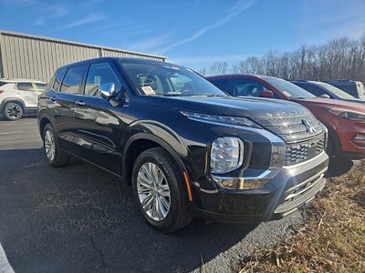2022 Mitsubishi Outlander ES