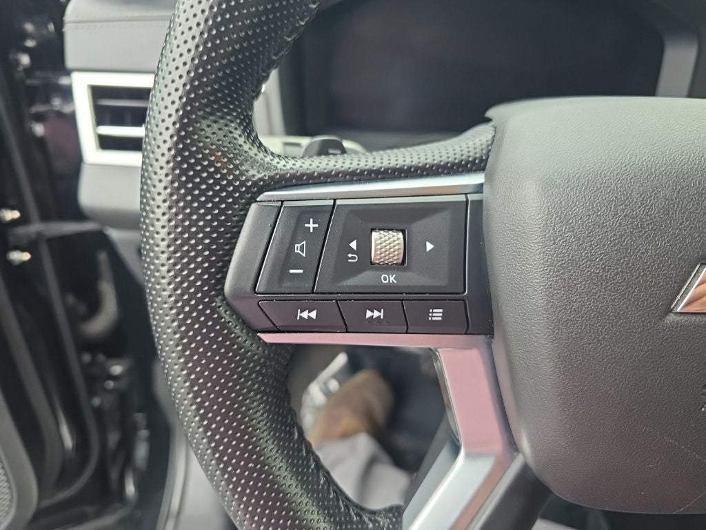 2023 Mitsubishi Outlander SEL