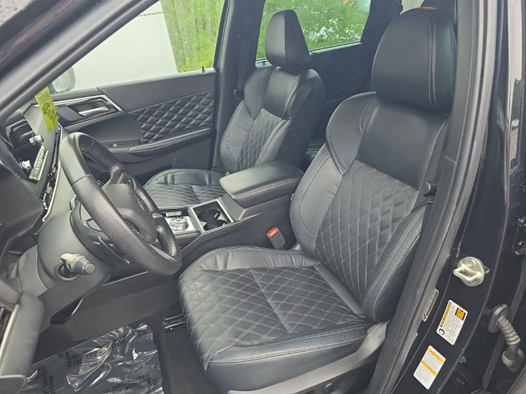 2023 Mitsubishi Outlander SEL