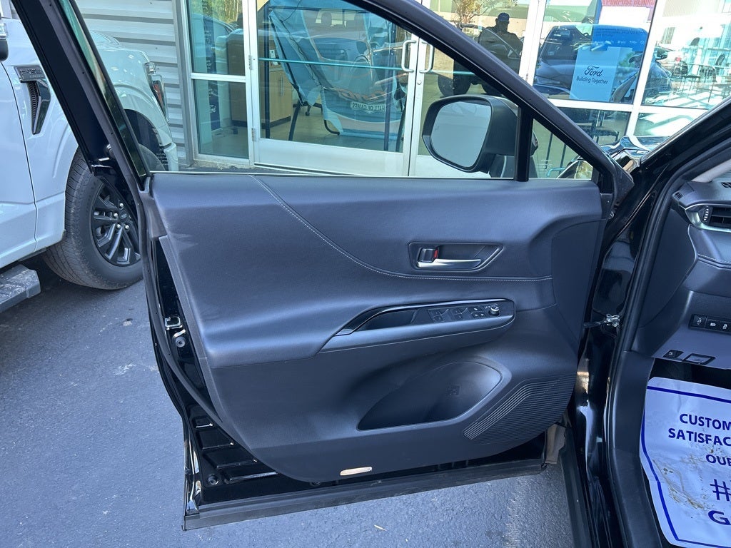 2022 Toyota Venza LE