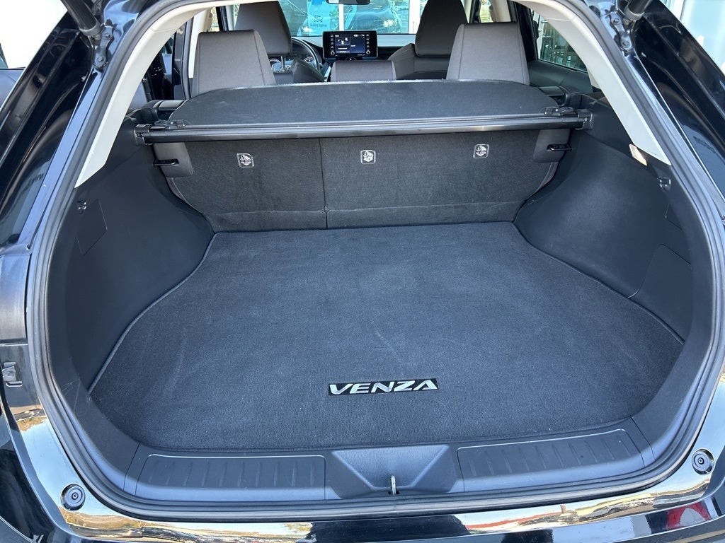 2022 Toyota Venza LE