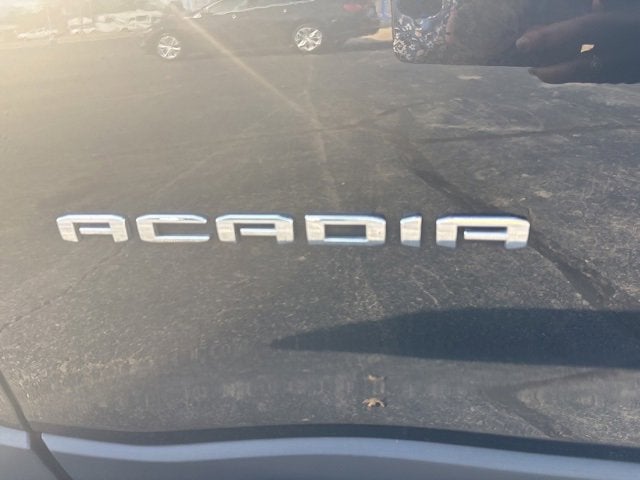 2023 GMC Acadia SLT