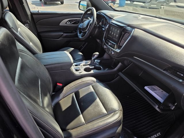 2022 Chevrolet Traverse LT Leather