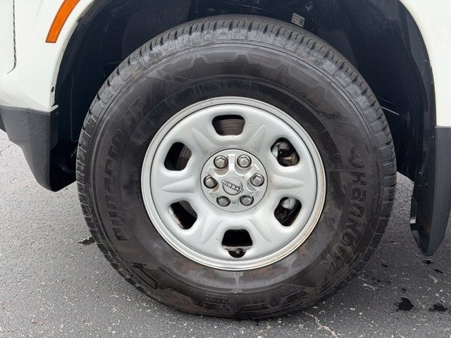 2022 Nissan Frontier S
