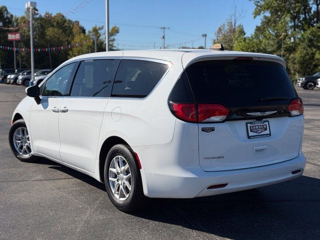 2023 Chrysler Voyager LX