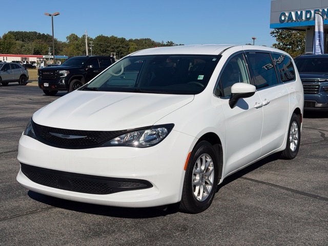 2023 Chrysler Voyager LX