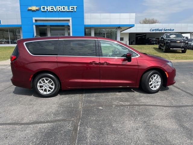 2023 Chrysler Voyager LX