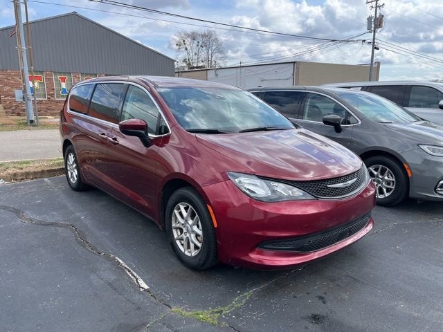 2023 Chrysler Voyager LX