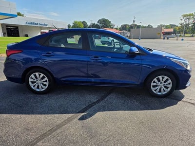 2022 Hyundai Accent SE