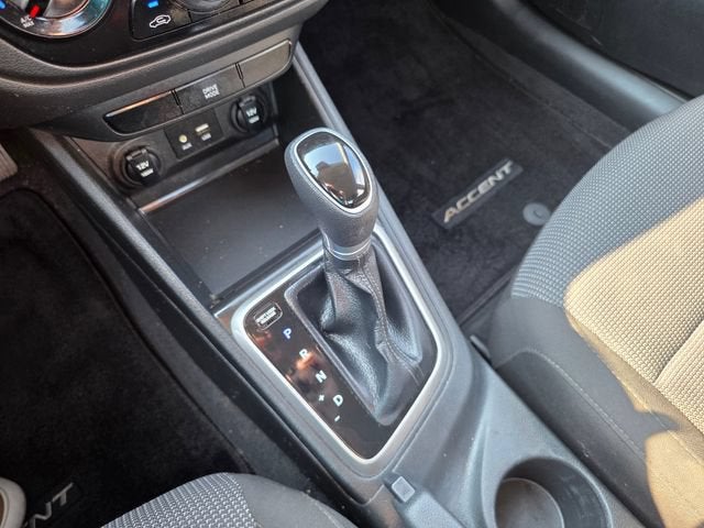 2022 Hyundai Accent SE