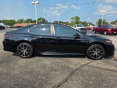 2024 Toyota Camry Hybrid SE