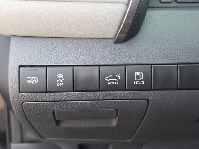 2024 Toyota Camry Hybrid SE