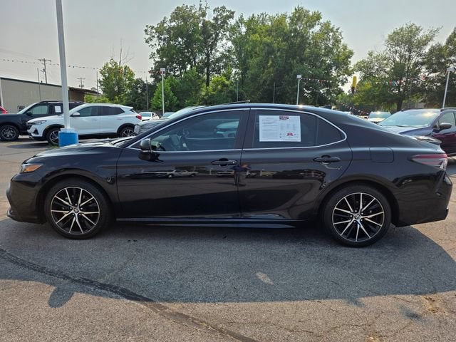 2024 Toyota Camry Hybrid SE