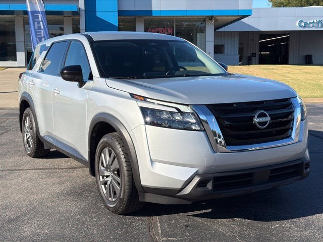 2025 Nissan Pathfinder S