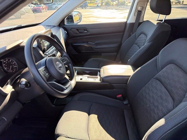 2025 Nissan Pathfinder S