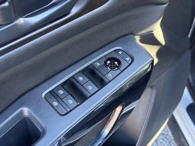 2025 Nissan Pathfinder S