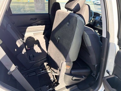 2025 Nissan Pathfinder S
