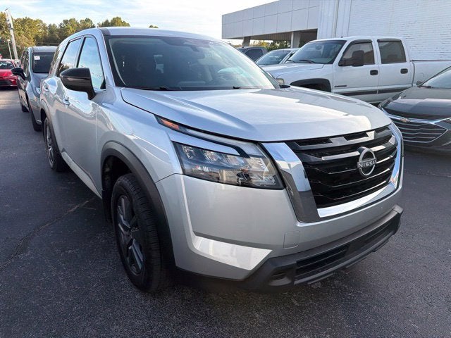 2025 Nissan Pathfinder S